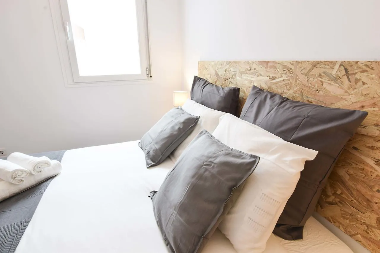 P&P Apartaments Carrera De Capuchinos Málaga Apartman